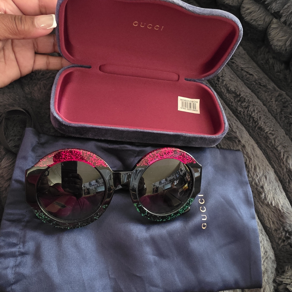 Gucci Black and Red Round Frame Sunglasses - Picture 4 of 9